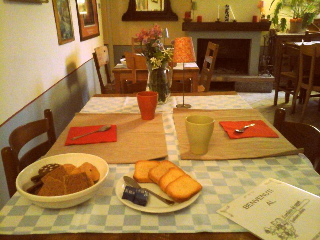 Il Cortiletto Dei Capperi Bed & Breakfast Gassino Torinese Exterior foto